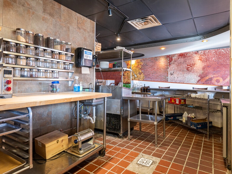 More Photos Of 24-28 Wall St, Asheville Storefront Retail Office For Lease