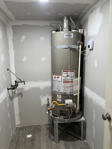 More Photos Of 202 Main St, Stevensville Storefront Retail Office For Lease