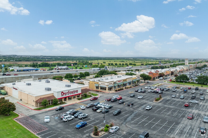 More Photos Of 3941 S Interstate 35, San Marcos Storefront For Sale