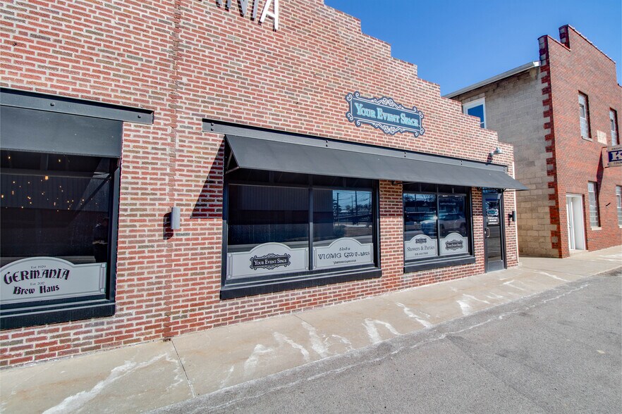 More Photos Of 309 N State St, Jerseyville Freestanding For Lease