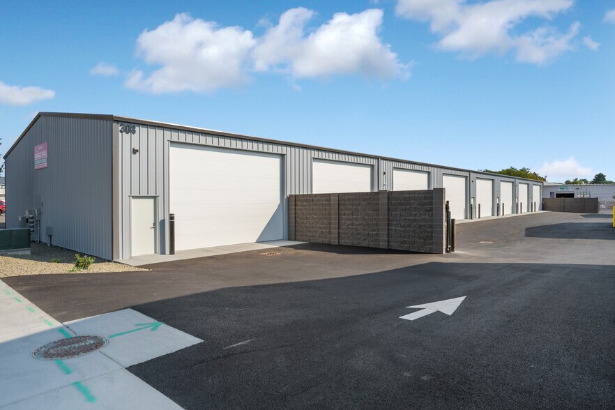 More Photos Of 300 Wellhouse Loop, Richland Self Storage For Lease