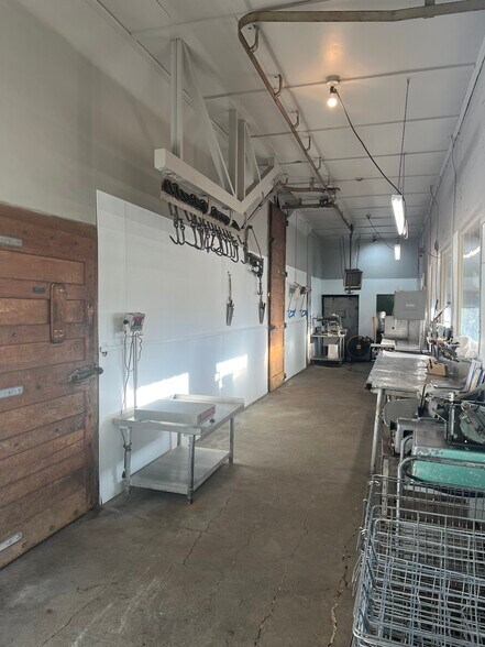 More Photos Of 1018 Hawley Loop, Vale Industrial For Sale