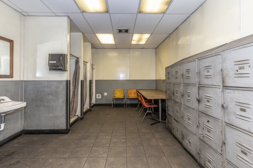 More Photos Of 283 N Main St, Fredericktown Industrial For Sale