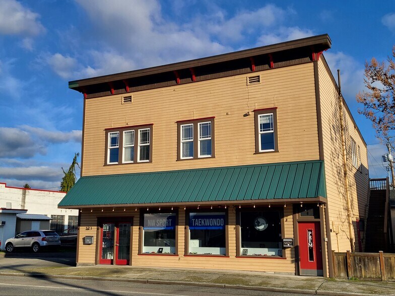 Primary Photo Of 223 S Lewis St, Monroe Storefront Retail Office For Sale
