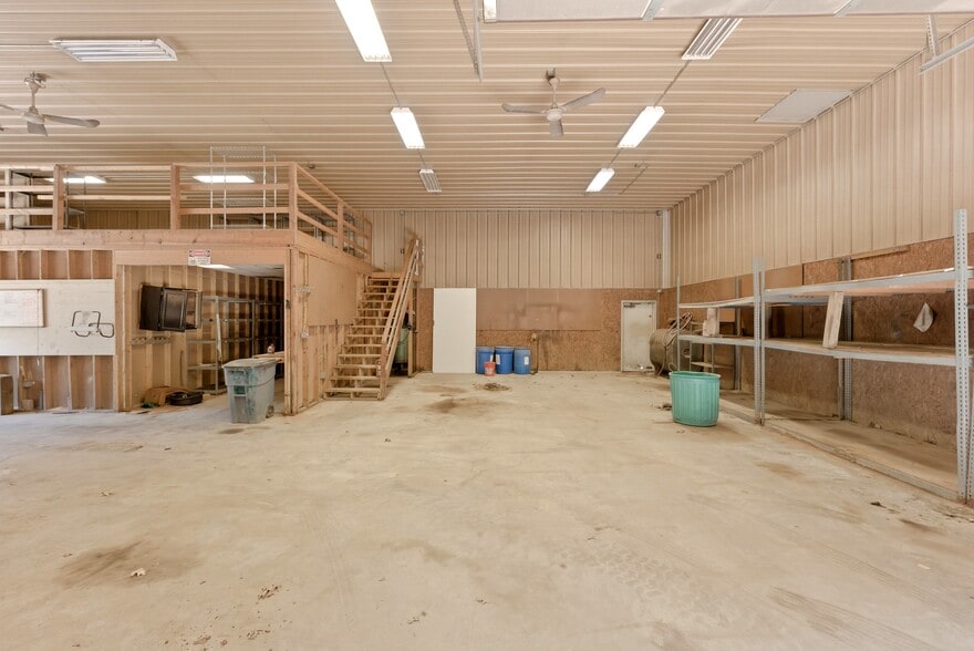 More Photos Of 86 Eastman St, Mansfield Specialty For Sale