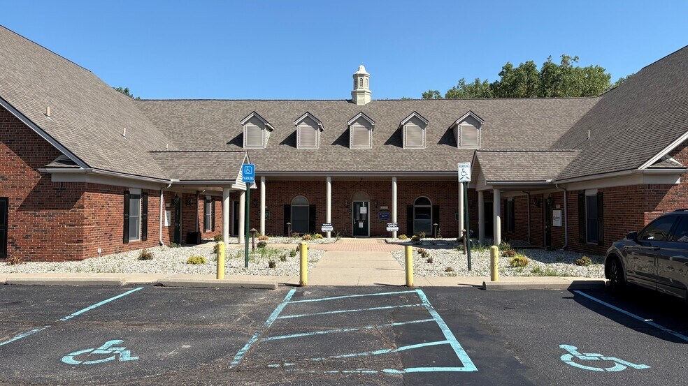 More Photos Of 20302-20392 Eureka Rd, Taylor Office For Lease