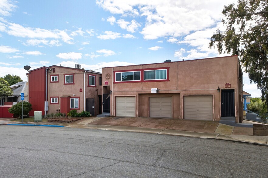 More Photos Of 165 20th St, San Diego Apartments For Sale