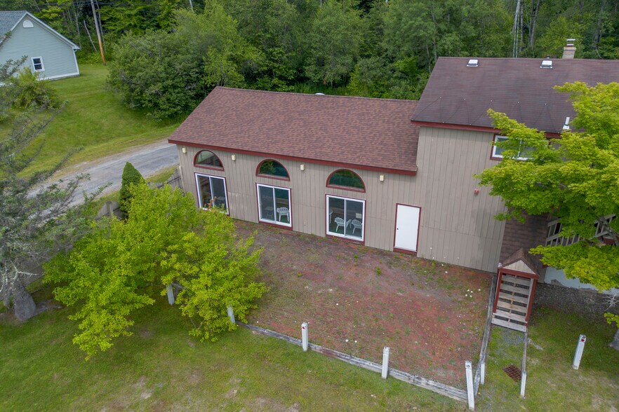 More Photos Of 6 Abroad Rd, West Dover Hotel For Sale
