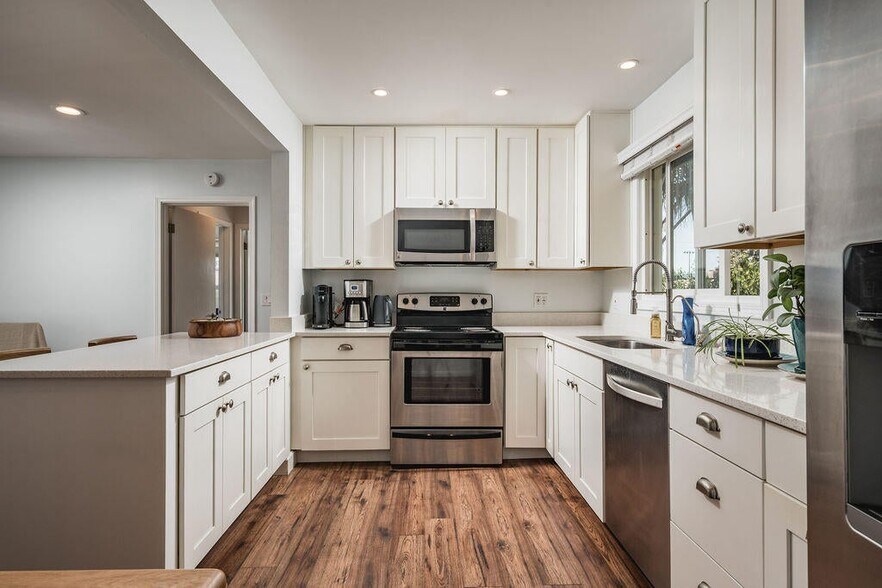 More Photos Of 440 Corona Del Mar, Santa Barbara Apartments For Sale