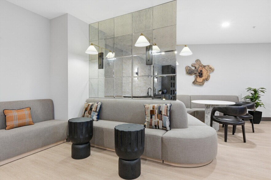 More Photos Of 1850 Glenview Rd, Glenview Apartments For Lease
