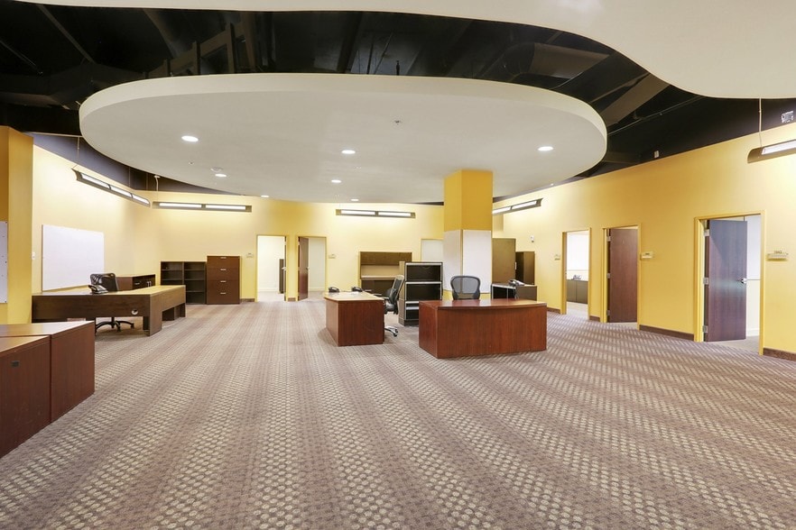 More Photos Of 3350 Greenbriar Pky SW, Atlanta Movie Radio TVStudio For Lease