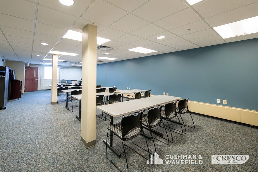 More Photos Of 4261 Fulton Pky, Cleveland Office For Sale