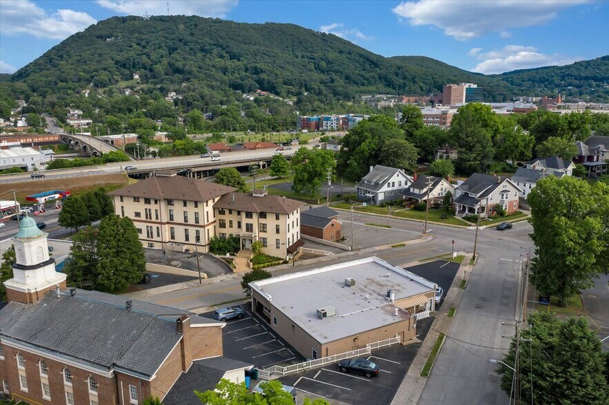 More Photos Of 1225-1231 Maple Ave SW, Roanoke Medical For Sale