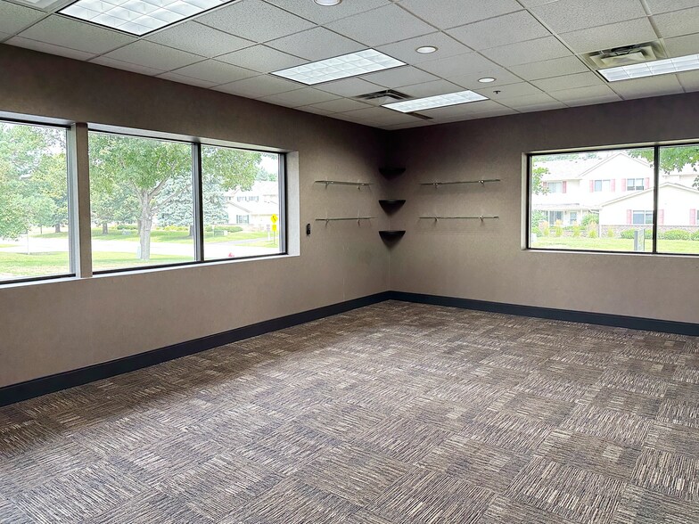 More Photos Of 4099 White Bear Pky, White Bear Township Light Manufacturing For Lease