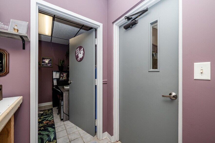 More Photos Of 641 S Crystal Ave, Benton Harbor Winery Vineyard For Sale