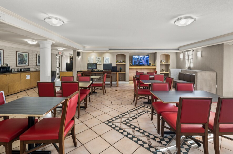 More Photos Of 911 S 48th St, Tempe Hotel For Sale