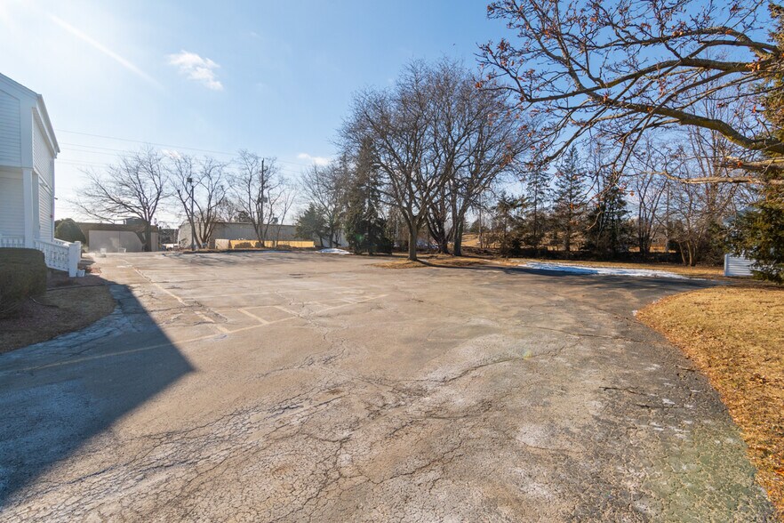 More Photos Of 2415 N Richmond St, Appleton Freestanding For Sale