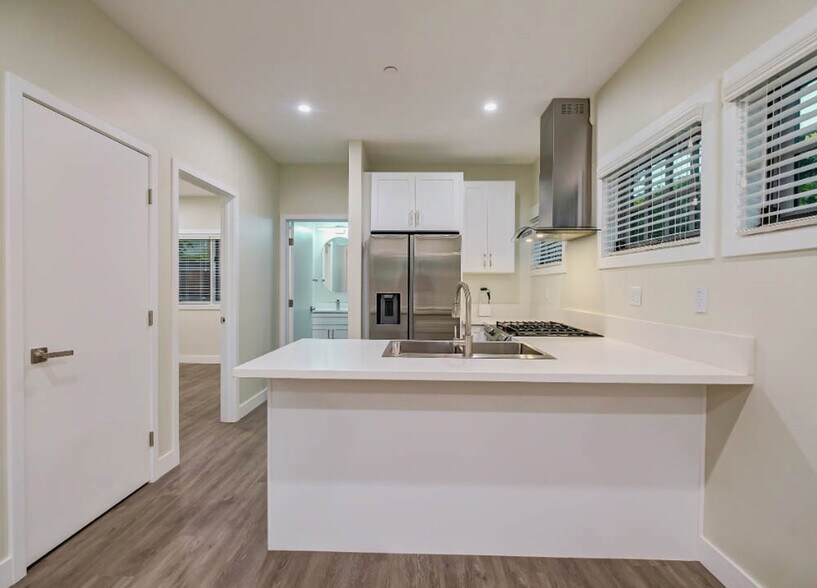 More Photos Of 2325 Portland St, Los Angeles Apartments For Sale