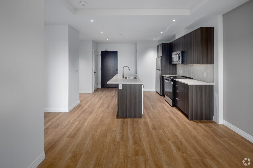 More Photos Of 66 Weber St E, Kitchener Apartments For Lease