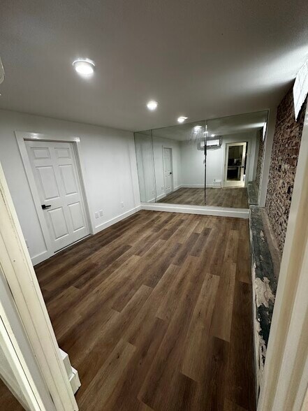 More Photos Of 4807 22nd Ave S, Saint Petersburg Coworking Space