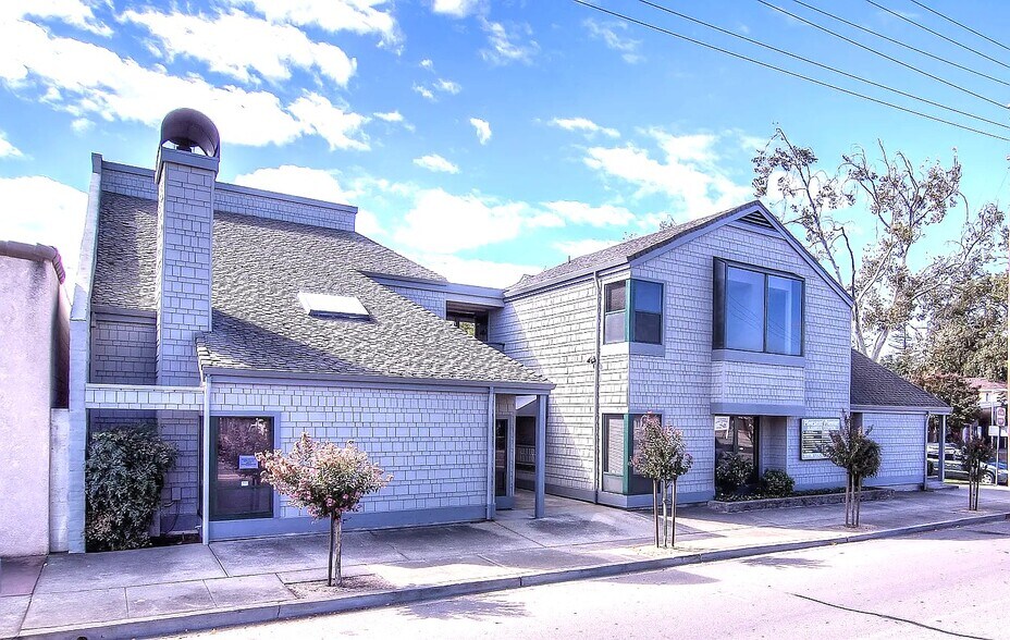 Primary Photo Of 222 W Lockeford St, Lodi Office For Lease