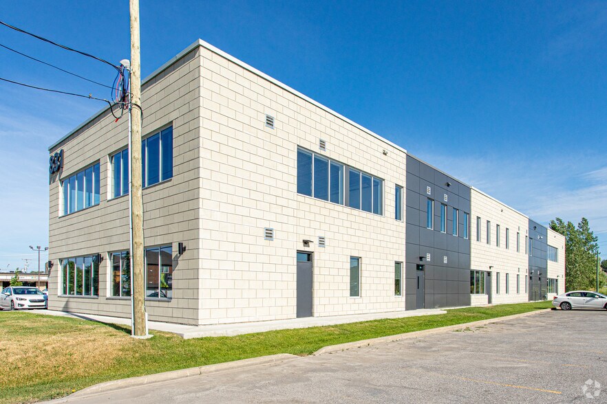 More Photos Of 831 Boul Saint-René O, Gatineau Office For Sale