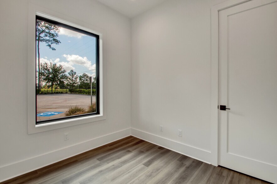 More Photos Of 9070 Gleannloch Forest Dr, Spring Medical For Lease