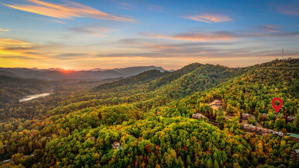 More Photos Of 1960 Blackthorn Trl, Sevierville Hospitality For Sale