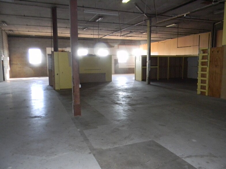 More Photos Of 410-420 Calvert Ave, Alexandria Warehouse For Lease