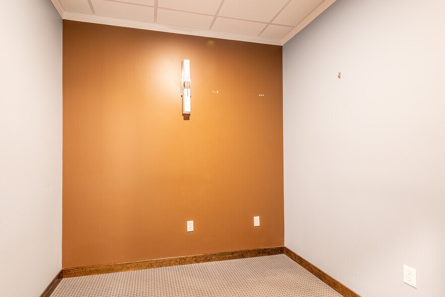 More Photos Of 189 (NYS) Route 25, Riverhead Medical For Sale