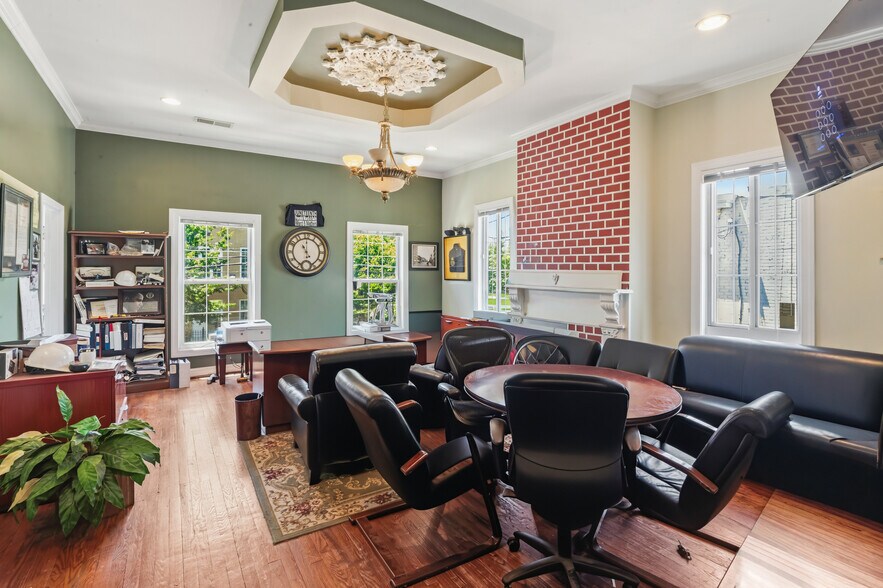 More Photos Of 1512 Marion Barry Ave SE, Washington Office For Sale