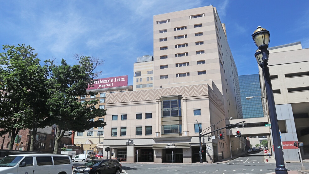 More Photos Of 960 Main St, Hartford Office For Lease