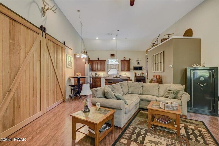 More Photos Of 186 Ledgedale Rd, Lake Ariel Apartments For Sale