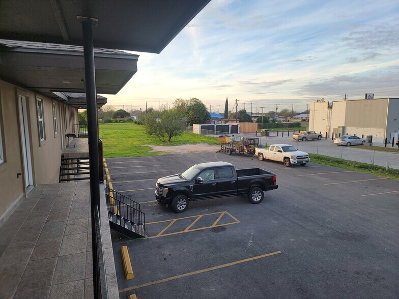 More Photos Of 8205 N La Homa Rd, Mission Apartments For Sale