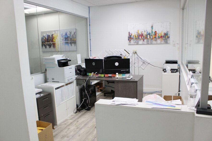 More Photos Of 6457 Hazeltine National Dr, Orlando Warehouse For Sale