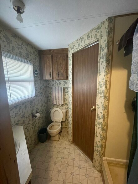 More Photos Of 4907 S Main St, Roswell Auto Dealership For Sale