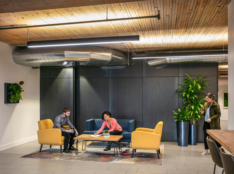 More Photos Of 5100 S Macadam Ave, Portland Office For Sale