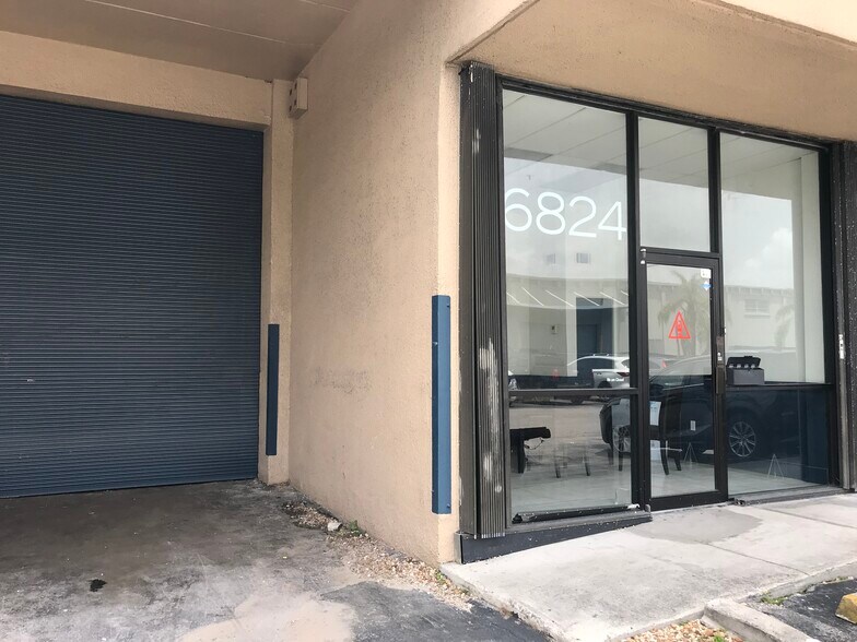 More Photos Of 6820-6856 NW 77th Ct, Miami Warehouse For Lease