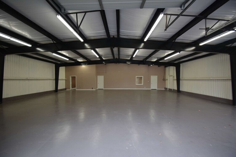 More Photos Of 5710 Star Ln, Houston Warehouse For Lease