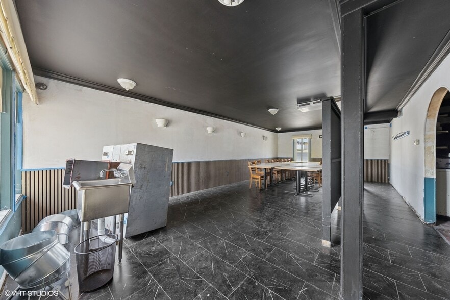 More Photos Of 835 S River St, Aurora Restaurant For Sale