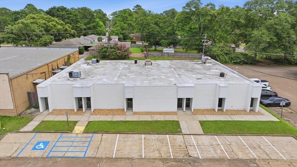 Primary Photo Of 211 Gay St, Mccomb Office For Lease