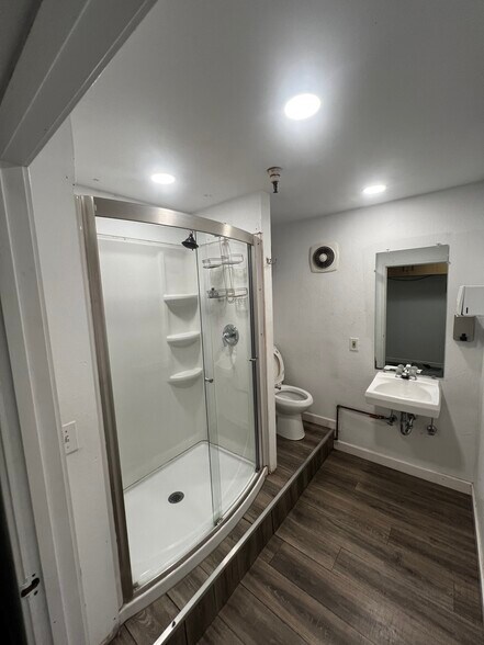 More Photos Of 222 Dore St, San Francisco Warehouse For Lease