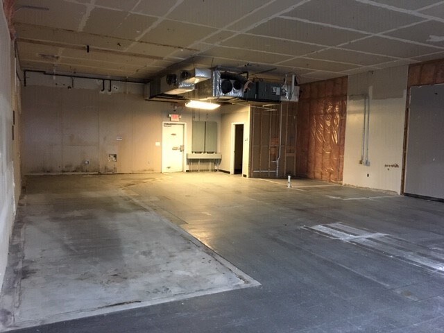 More Photos Of 2242 N State St, Greenfield Convenience Store For Lease