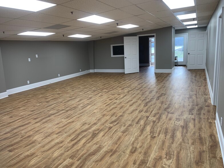 More Photos Of 199 Spence Ln, Nashville Warehouse For Lease