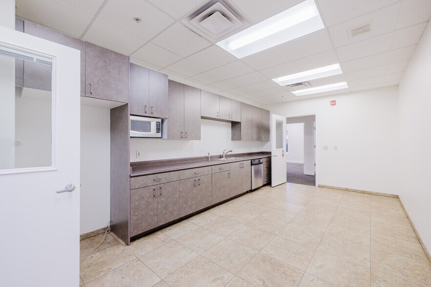 More Photos Of 2575 Alta Vista Dr, Elko Warehouse For Lease