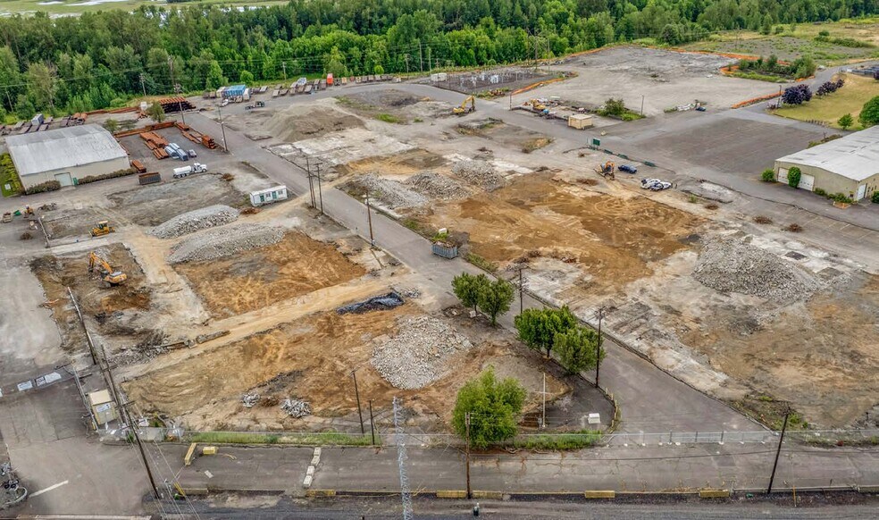 More Photos Of 10425 N Bloss Ave, Portland Land For Lease