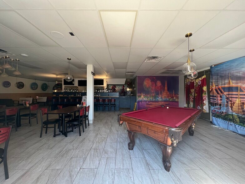 More Photos Of 1112 N Frazier St, Conroe Freestanding For Sale