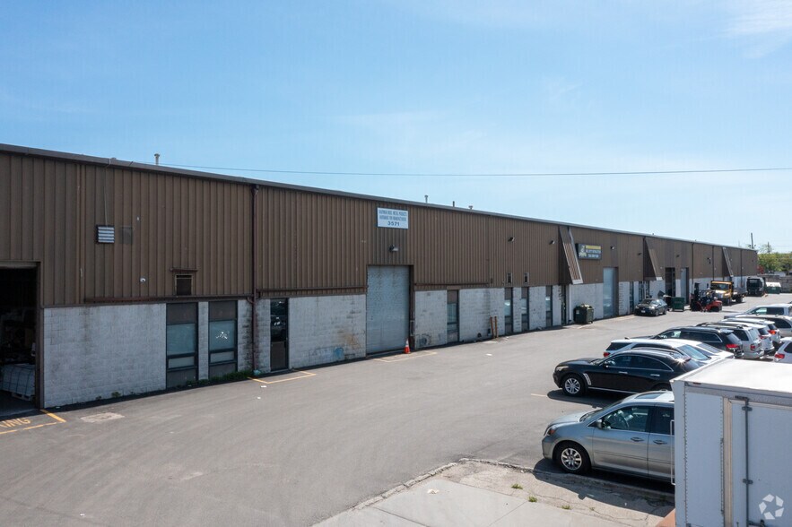 More Photos Of 3563-3577 Maple Ct, Oceanside Warehouse For Lease