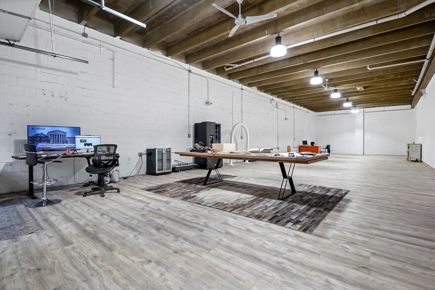 More Photos Of 4217 Howard Ave, Kensington Warehouse For Lease