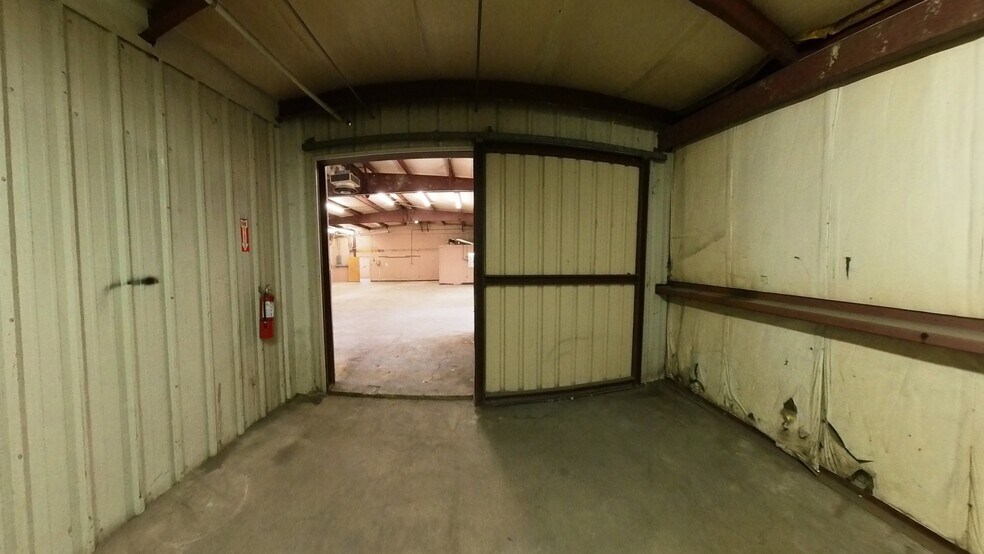 More Photos Of 14826 Yarberry St, Houston Warehouse For Sale